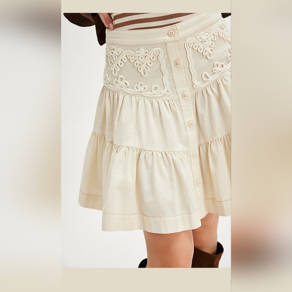 NWOT FREE PEOPLE AUGUST MINI SKIRT SIZE 0 SOLD OUT!! - Picture 2 of 6